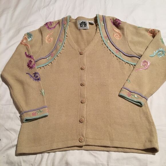Storybook Knits M Floral beaded cardigan Embroidered cream fancy buttons - Picture 1 of 16
